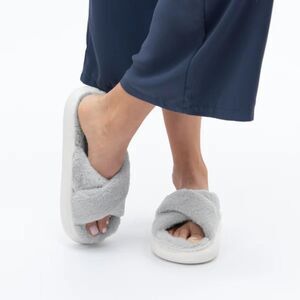 NEW The Cloudies™ - Snugglesteps Baby Blue Fur Slippers US WMNS 8.5 / 9